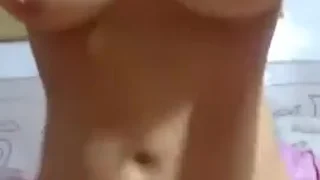 Mia cugina mi rimbalza addosso e non si stacca dal mio cazzo