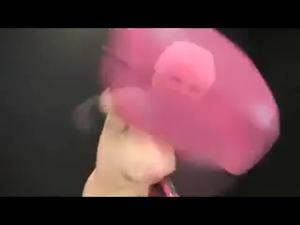 Le donne hanno scoperto le tette e la boxe - immagine dello schermo #2